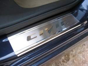 Накладки на пороги Honda CIVIC (4-х дверная)