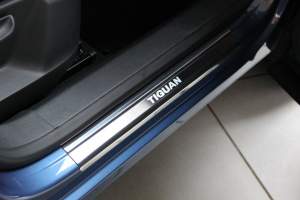 Накладки на пороги Honda PILOT