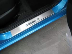 Накладки на пороги Nissan Micra Накладки на пороги Nissan Micra