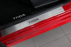 Накладки на пороги Nissan Tiida Накладки на пороги Nissan Tiida