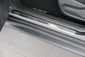 Накладки на пороги Nissan Juke Накладки на пороги Nissan Juke