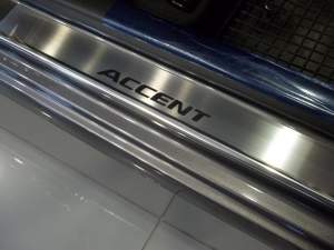 Накладки на пороги Hyundai Accent IV Накладки на пороги Hyundai Accent IV