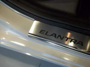 Накладки на пороги Hyundai Elantra IV Накладки на пороги Hyundai Elantra IV