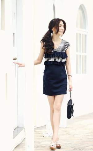 Elegant V-neck Flounced Stripe Slim Dress Purple Elegant V-neck Flounced Stripe Slim Dress Purple