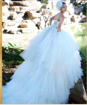 Multilayer Back Bowknot Off-Shoulder Wedding Dress White Multilayer Back Bowknot Off-Shoulder Wedding Dress White