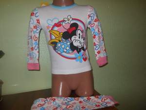 Красивая пижама с Микки Disney для девочек! Красивая пижама с Микки Disney для девочек!