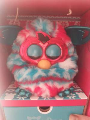 Furby boom Hasbro Festive Sweater Furby boom Hasbro Festive Sweater