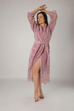 Велюровий жіночий халат з мереживом Nusa 4095
